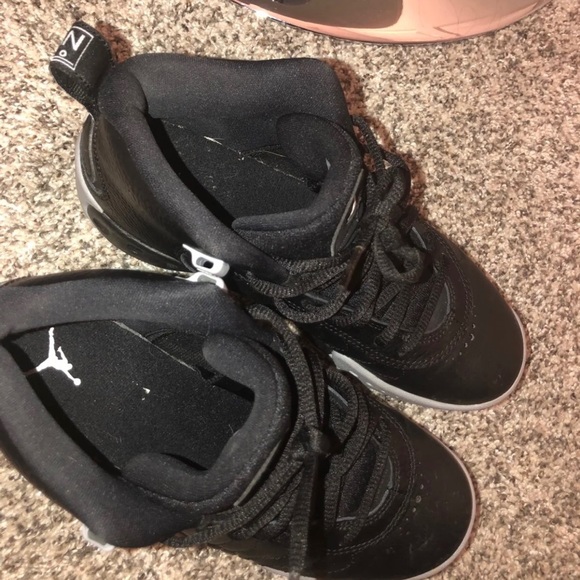 Black Jordan jumpman shoes - Picture 1 of 4